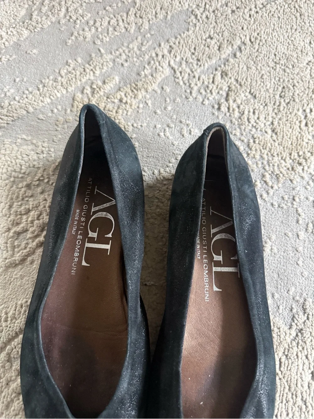 AGL Black Suede leather Pointed Ballet Flats almond toe shimmer 40 / 10